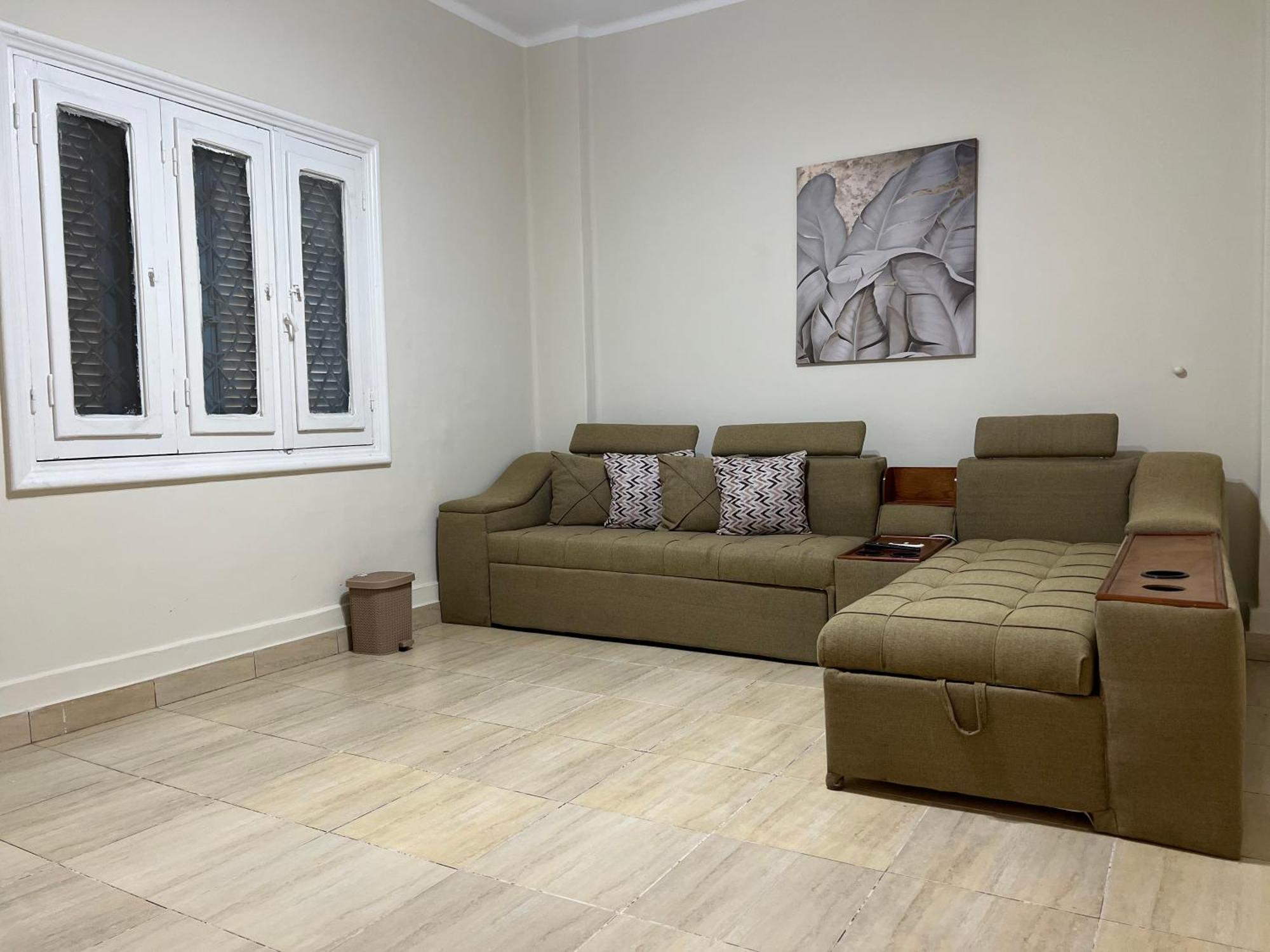 2 Bedroom Minutes Away From Nile * Il Cairo