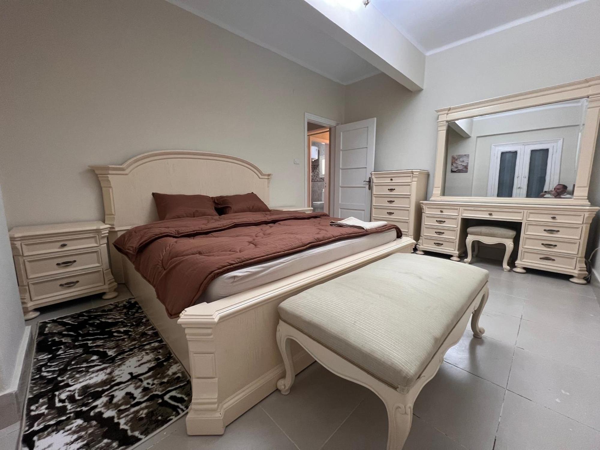 Apartment 2 Bedroom Minutes Away From Nile *